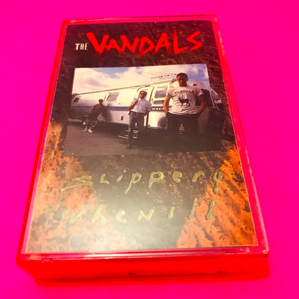 THE VANDALS SLIPPERY WHEN Ill cassette